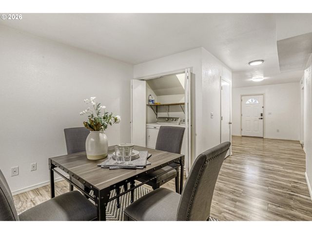 9002 Ne PRESCOTT St, Portland, OR 97220