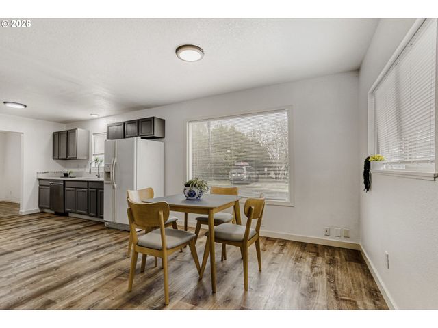 9002 Ne PRESCOTT St, Portland, OR 97220