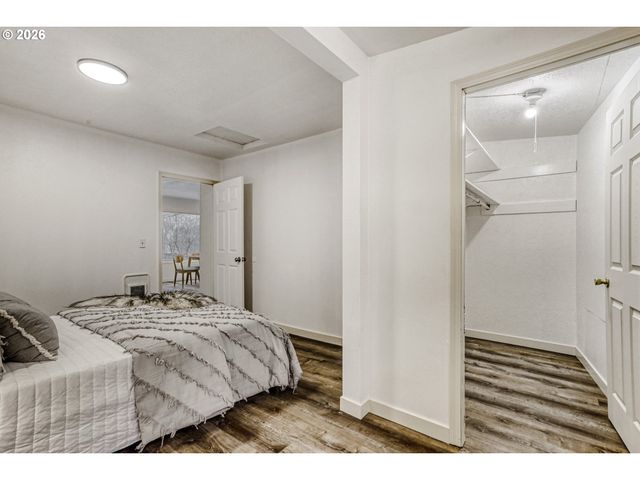 9002 Ne PRESCOTT St, Portland, OR 97220