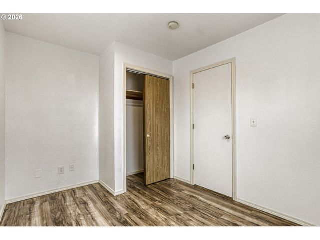 9002 Ne PRESCOTT St, Portland, OR 97220