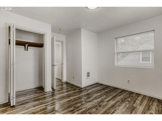 9002 Ne PRESCOTT St, Portland, OR 97220