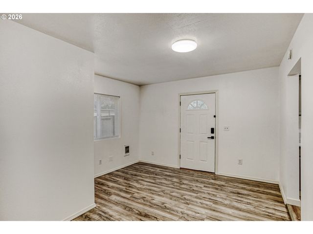 9002 Ne PRESCOTT St, Portland, OR 97220