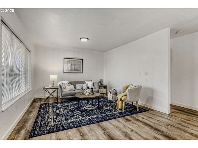 9002 Ne PRESCOTT St, Portland, OR 97220