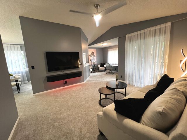 6540 Chasewood Drive F, Jupiter, FL 33458