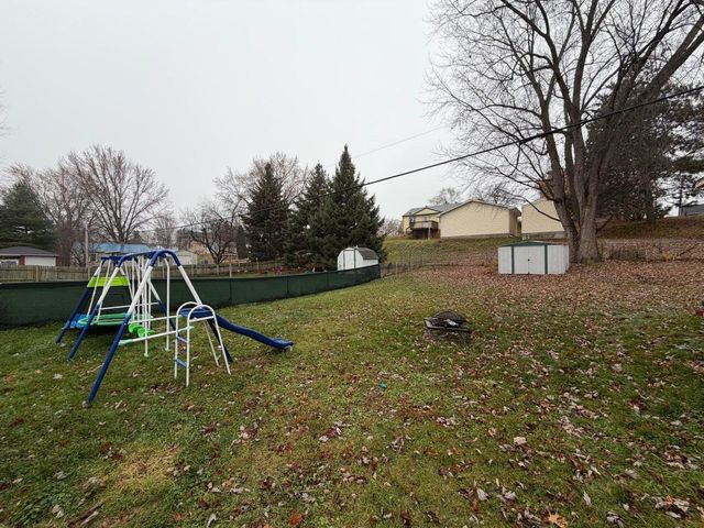 912 S Oak Street, La Crescent, MN 55947