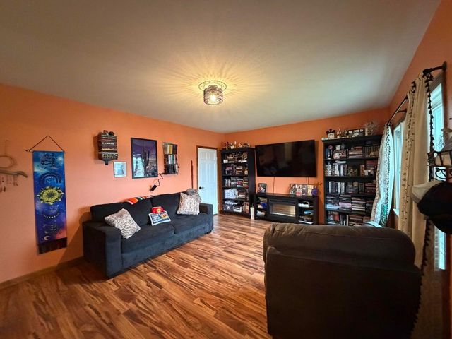 912 S Oak Street, La Crescent, MN 55947