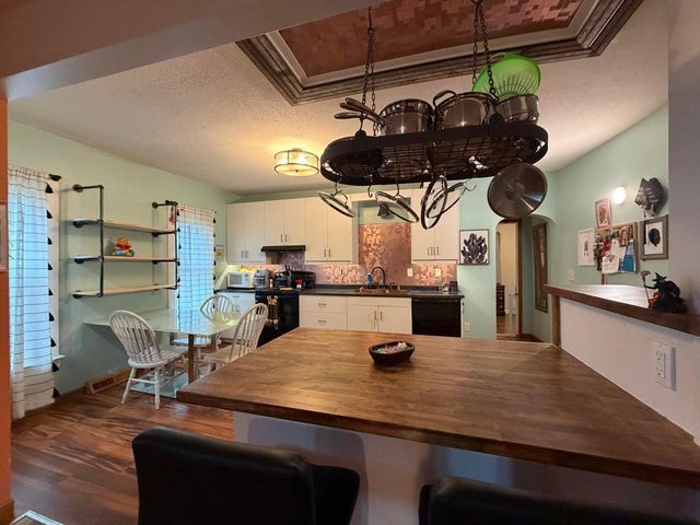 912 S Oak Street, La Crescent, MN 55947