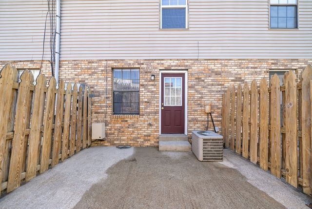 1500 W Knollwood Cir Apt C, Clarksville, TN 37043