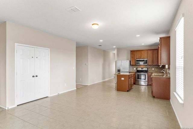 9523 Bent Tree Hollow, Converse, TX 78109