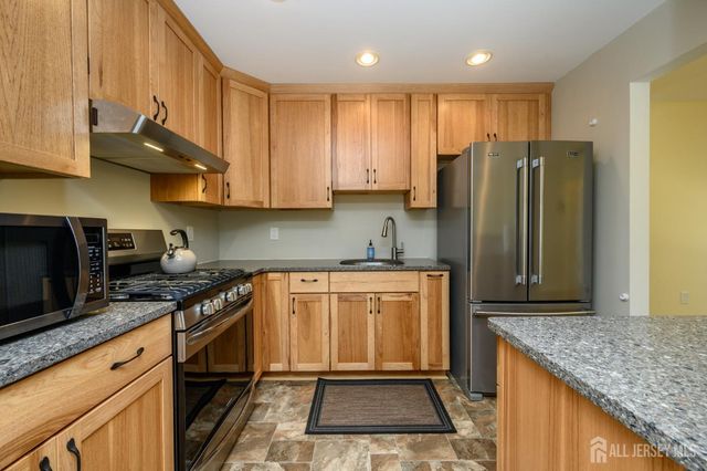 804 Violet Lane, Jackson, NJ 08527