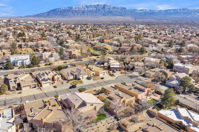 10909 Cascada Azul Place NW, Albuquerque, NM 87114