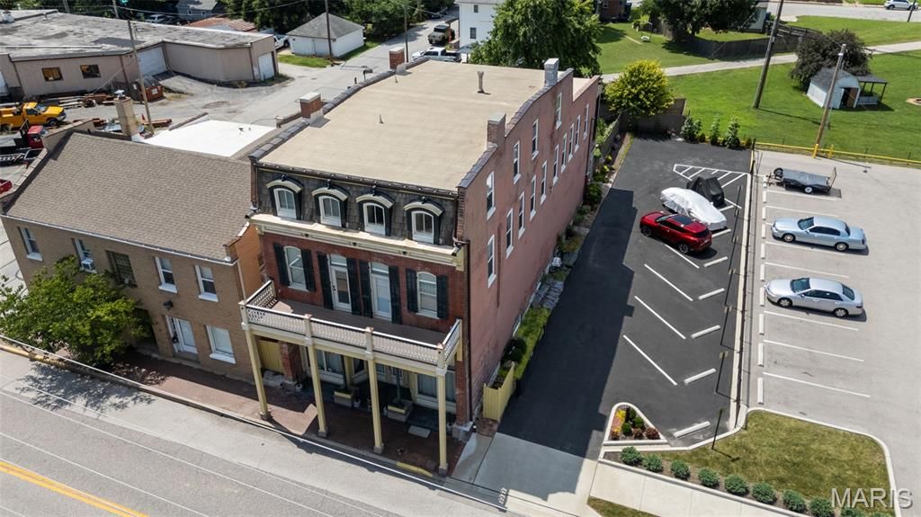 1107 N 2nd Street, St Charles, MO 63301