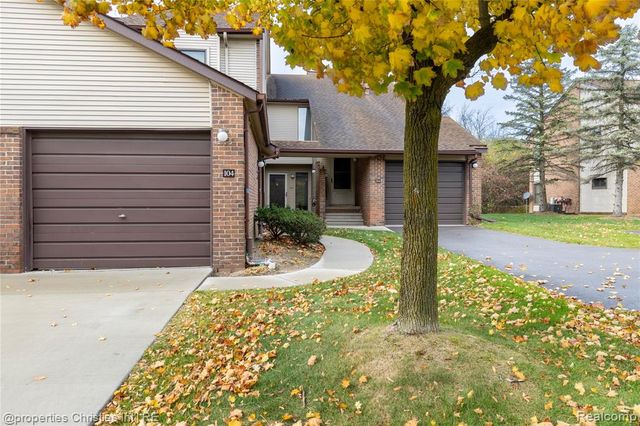 6600 Ridgefield Circle, West Bloomfield, MI 48322