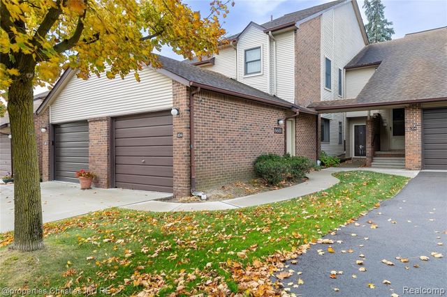 6600 Ridgefield Circle, West Bloomfield, MI 48322