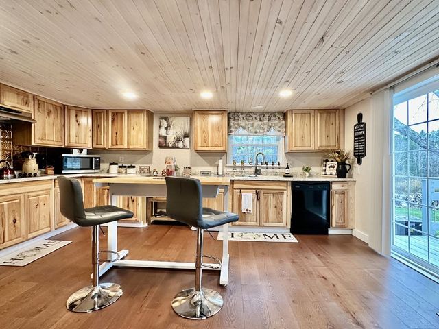 193 New Hebron Road, Plymouth, NH 03264