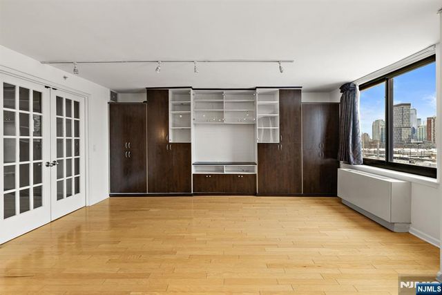 700 Grove Street 9M, Jersey City, NJ 07310