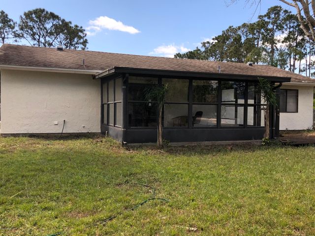 511 Dinner Street NE, Palm Bay, FL 32907