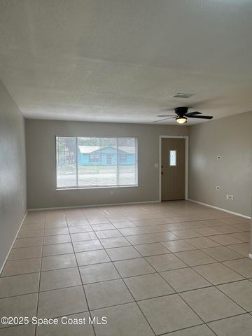 511 Dinner Street NE, Palm Bay, FL 32907