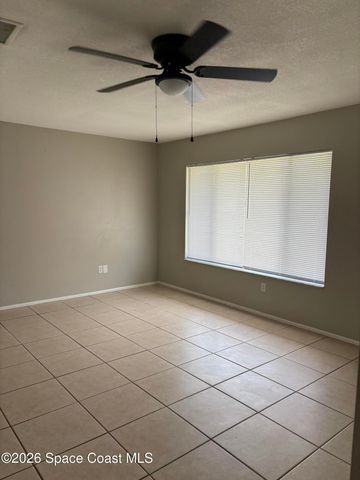 511 Dinner Street NE, Palm Bay, FL 32907