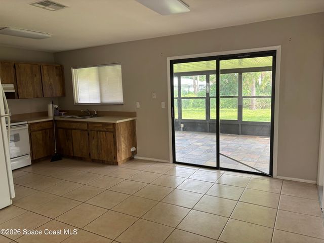511 Dinner Street NE, Palm Bay, FL 32907