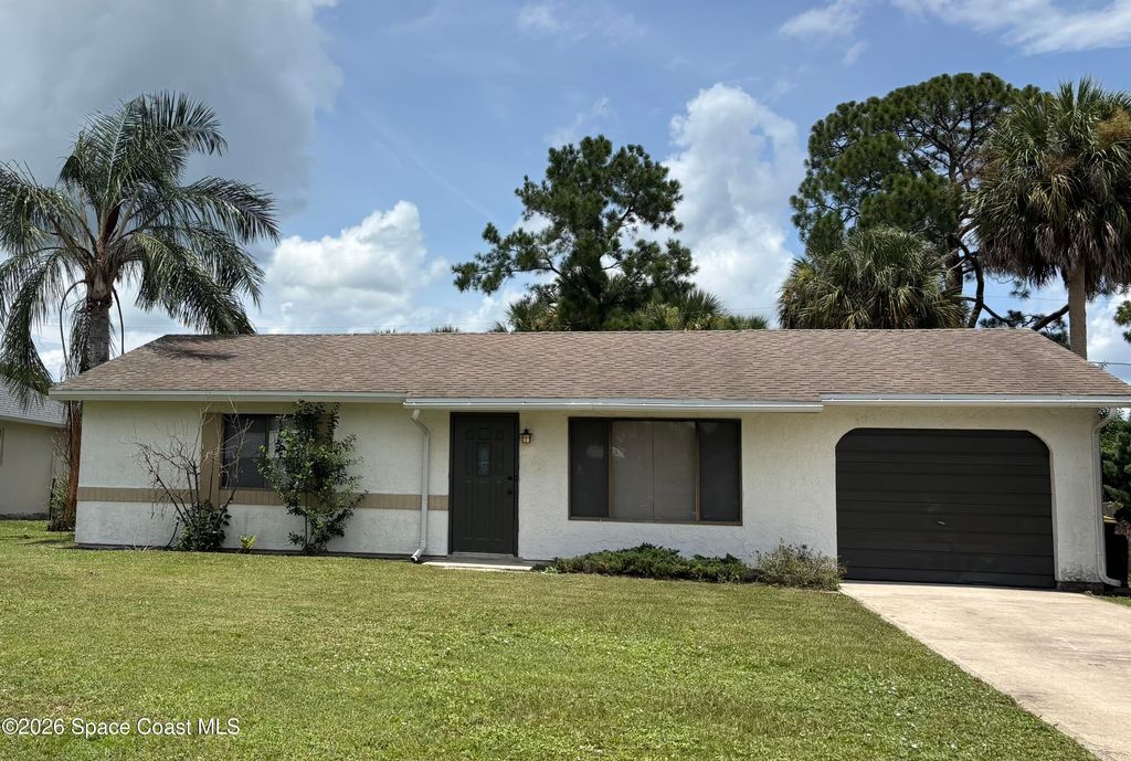 511 Dinner Street NE, Palm Bay, FL 32907
