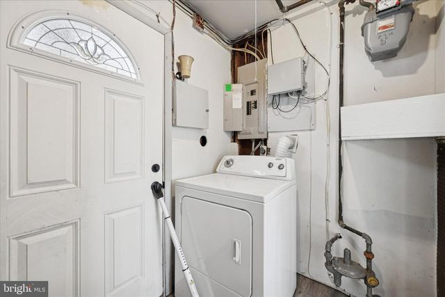 10 MIDFIELD RD, New Castle, DE 19720