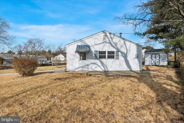 10 MIDFIELD RD, New Castle, DE 19720