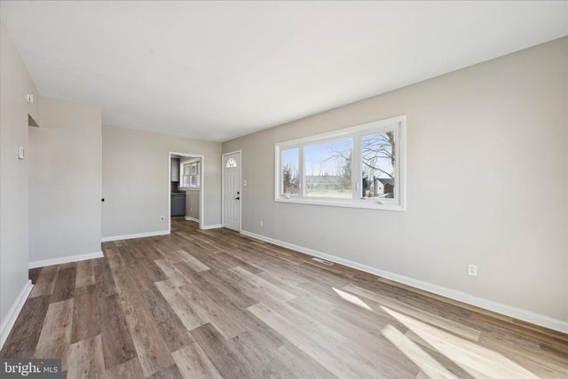 10 MIDFIELD RD, New Castle, DE 19720