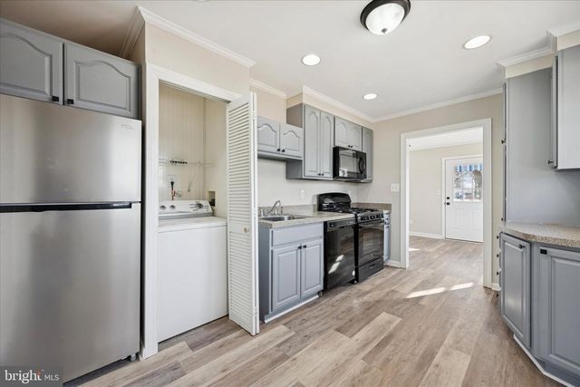 10 MIDFIELD RD, New Castle, DE 19720