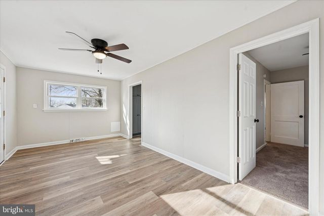 10 MIDFIELD RD, New Castle, DE 19720