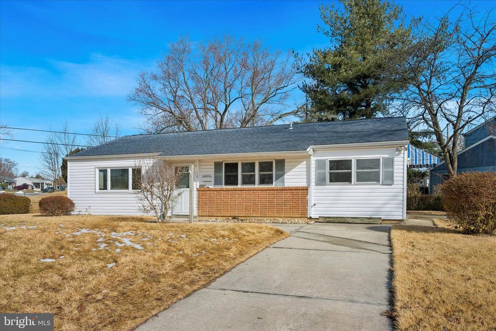 10 MIDFIELD RD, New Castle, DE 19720