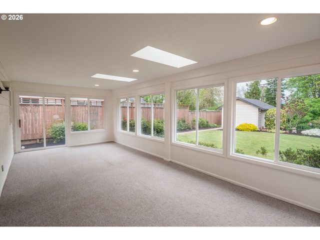 4347 WENDOVER St, Eugene, OR 97404