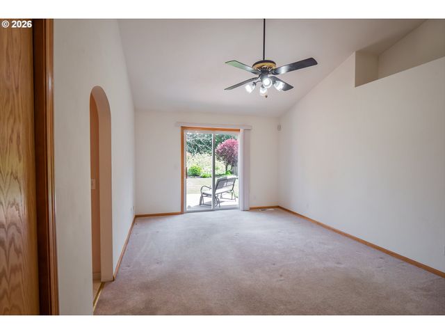 4347 WENDOVER St, Eugene, OR 97404