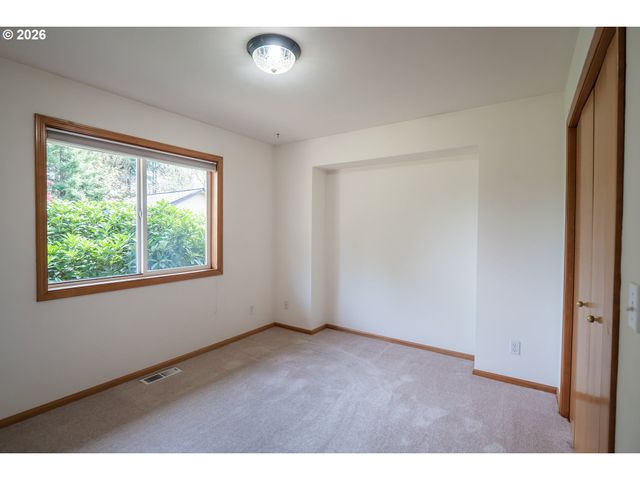 4347 WENDOVER St, Eugene, OR 97404