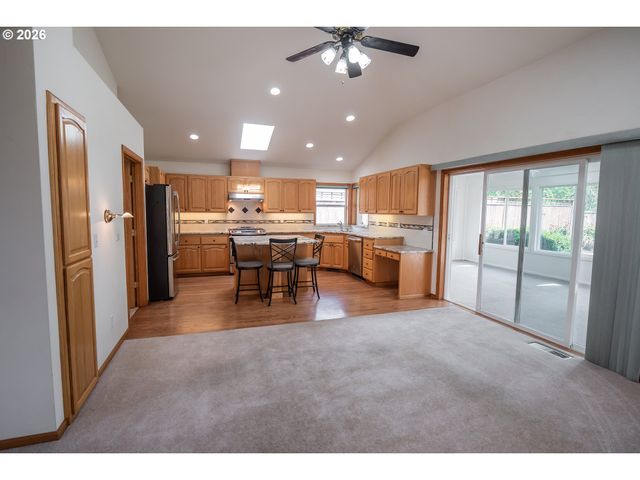 4347 WENDOVER St, Eugene, OR 97404