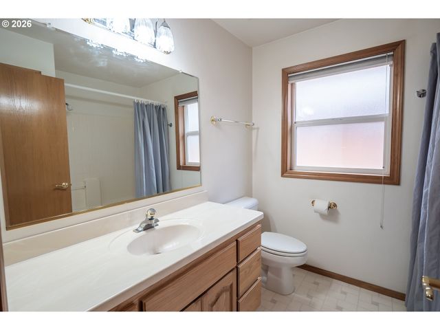 4347 WENDOVER St, Eugene, OR 97404