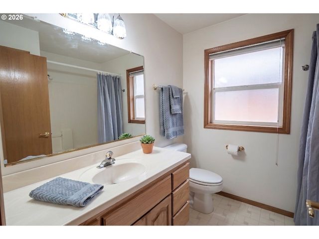 4347 WENDOVER St, Eugene, OR 97404