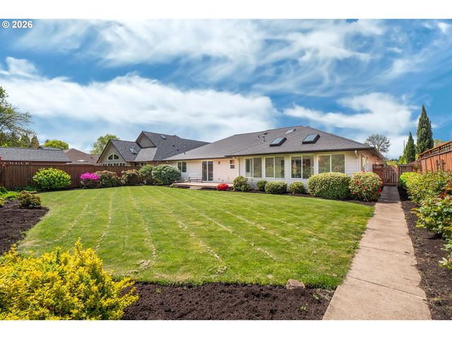 4347 WENDOVER St, Eugene, OR 97404