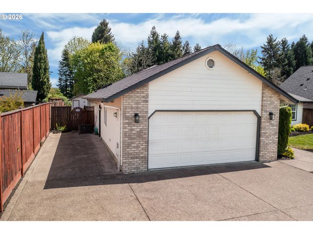 4347 WENDOVER St, Eugene, OR 97404