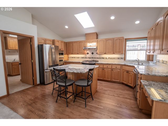 4347 WENDOVER St, Eugene, OR 97404