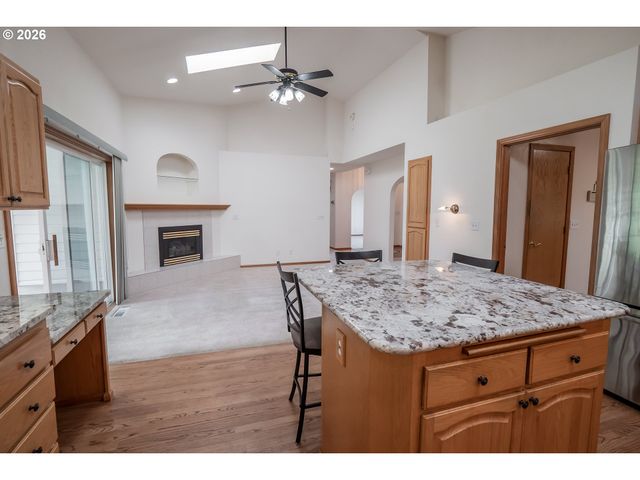 4347 WENDOVER St, Eugene, OR 97404