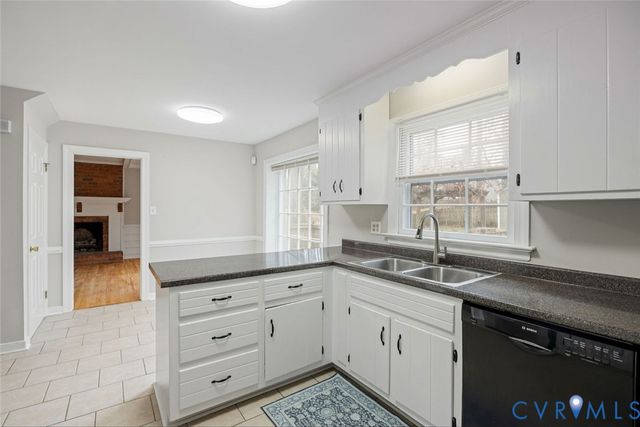 4324 Round Hill Dr, Chesterfield, VA 23832