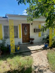 516 W Dunlap, Sabinal, TX 78881