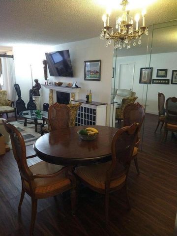10303 Sunrise Lakes Boulevard 205, Sunrise, FL 33322