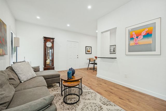 5620 Live Oak Street 106, Dallas, TX 75206