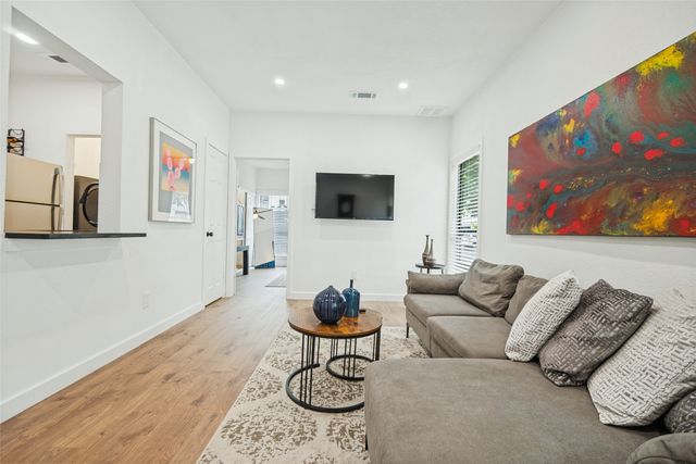 5620 Live Oak Street 106, Dallas, TX 75206