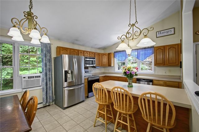 163 Lake Washington Drive, Glocester, RI 02814