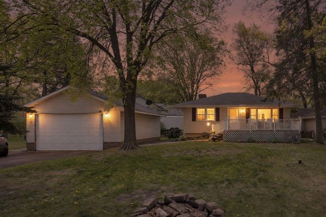 2910 95th Avenue NE, Blaine, MN 55449