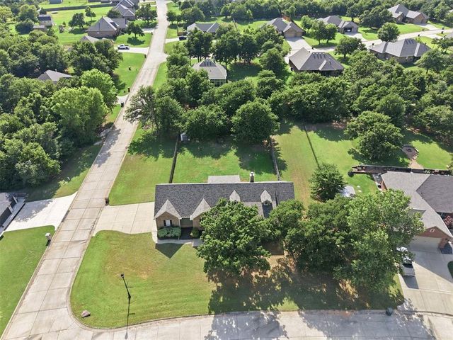 5270 Buffalo Hill Run, Guthrie, OK 73044