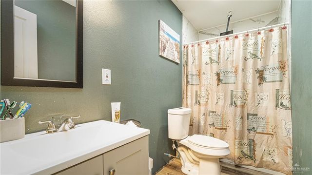 211 Felicidad Avenue, Donna, TX 78537
